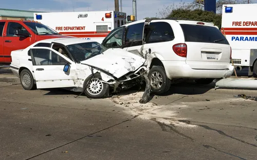 Car accident with damaged automobiles in Lithia Springs, GA