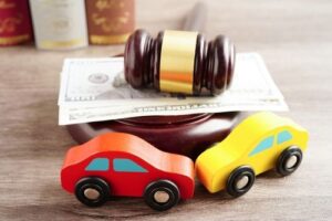 How Much Does a Lawyer Get From a Car Accident Settlement