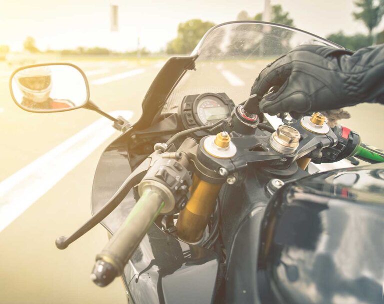 atlanta motorcycle accident attorney-helmets